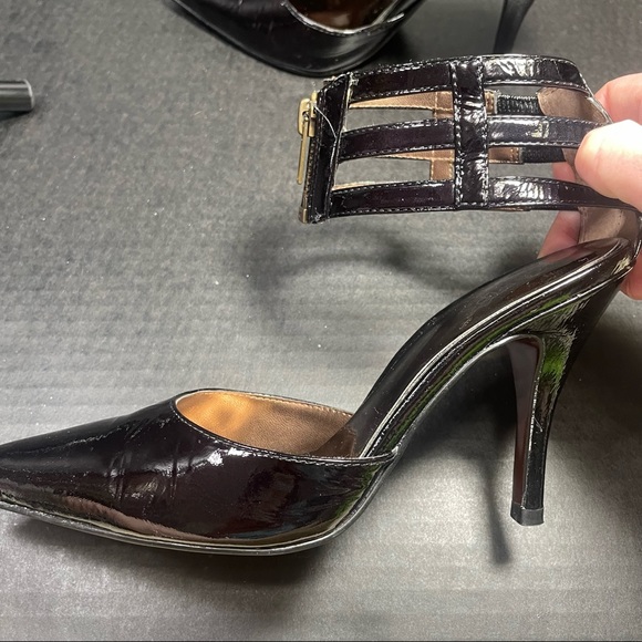 Carlos Santana Black Patent zip up 3 strap ankle heels 5.5M Excellent PRICE FIRM - Picture 10 of 14